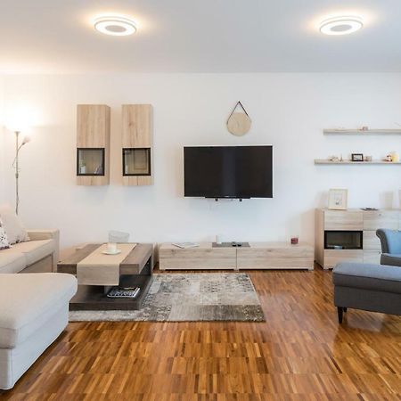 Spacious 2Bdr Apartment - Free Parking Zagreb Eksteriør billede